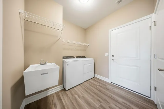 $399,900 | 437 Stearn Drive, Unit 437, Genoa, IL 60135