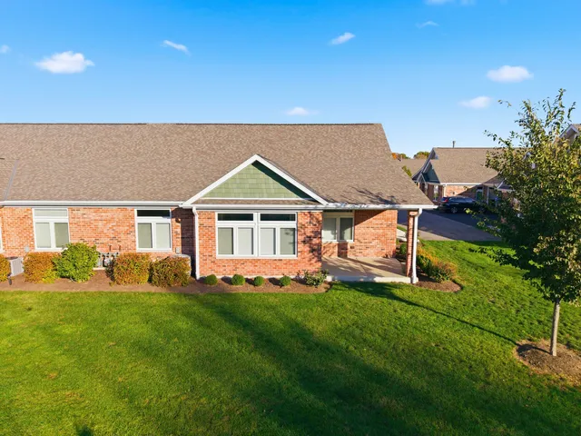 $399,900 | 437 Stearn Drive, Unit 437, Genoa, IL 60135
