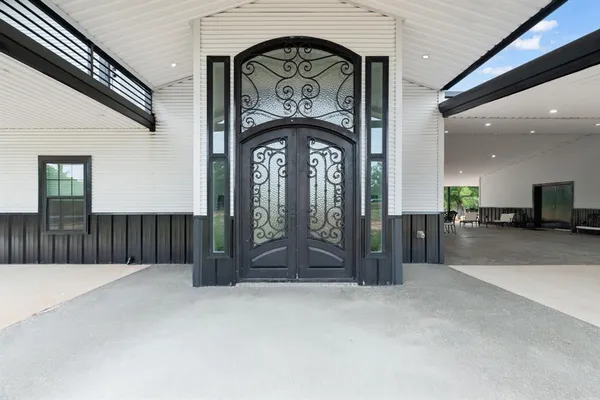 a view of entryway with a hallway