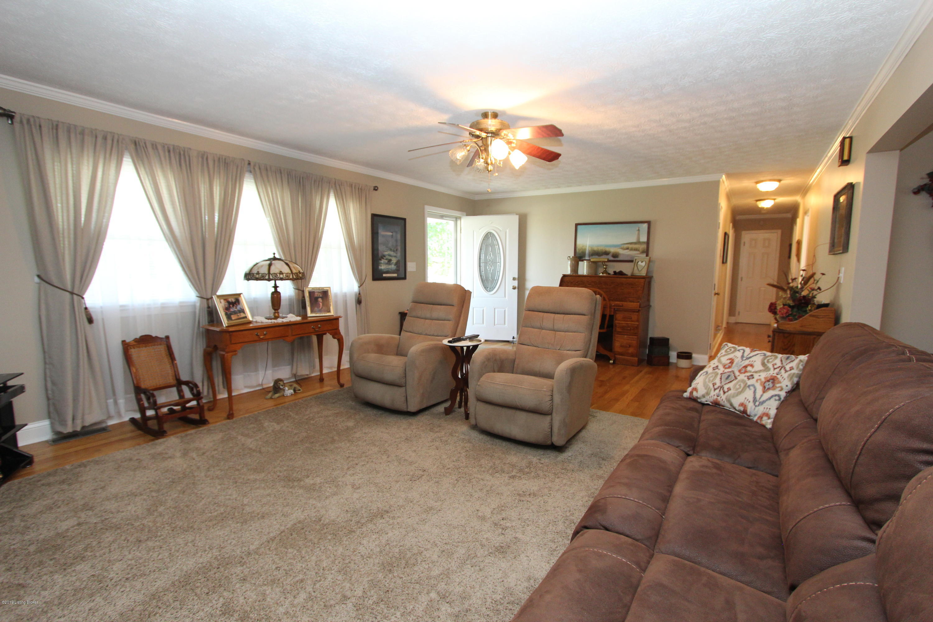 1160 Versailles Road Lawrenceburg, KY 40342 - Photo 13 of 42 Living Room (4)