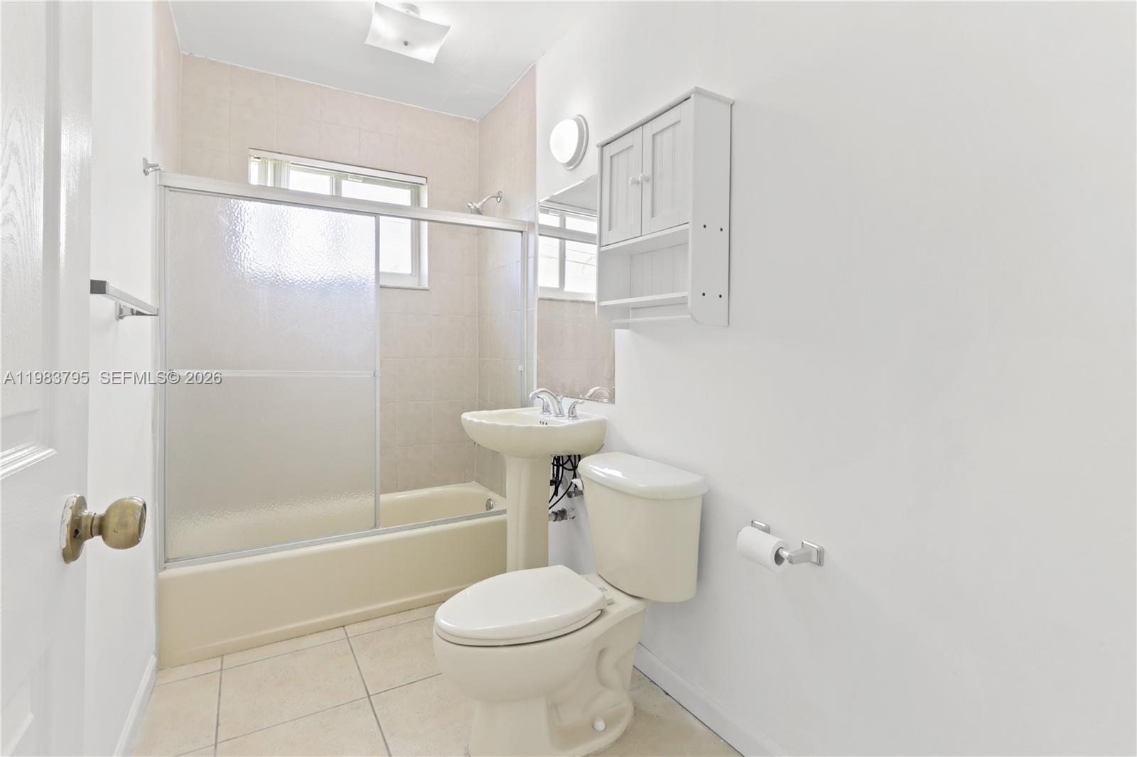 8501 Southwest 128th Street Miami, FL 33156 - Photo 19 of 28 hall bath