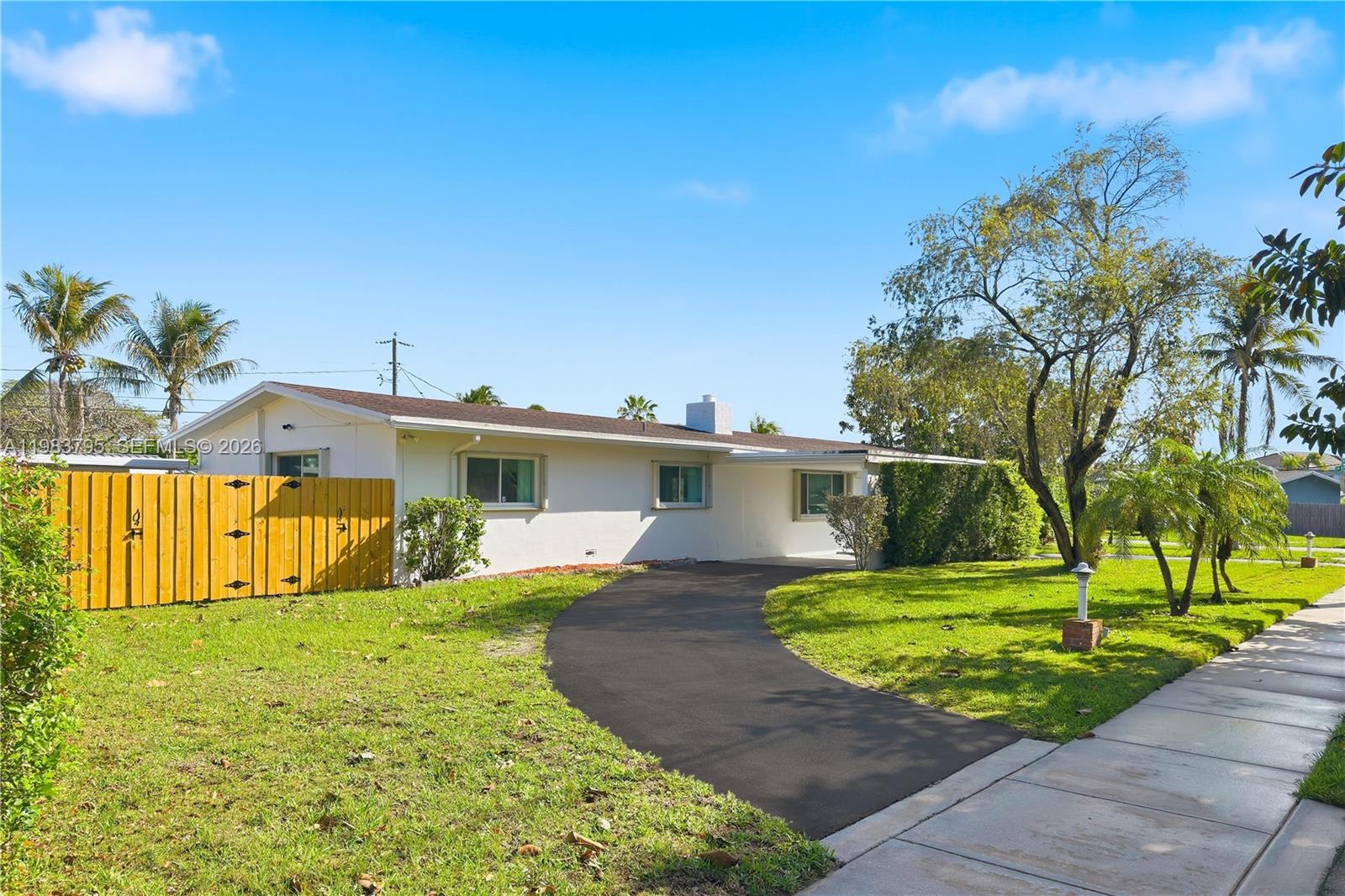 8501 Southwest 128th Street Miami, FL 33156 - Photo 4 of 28