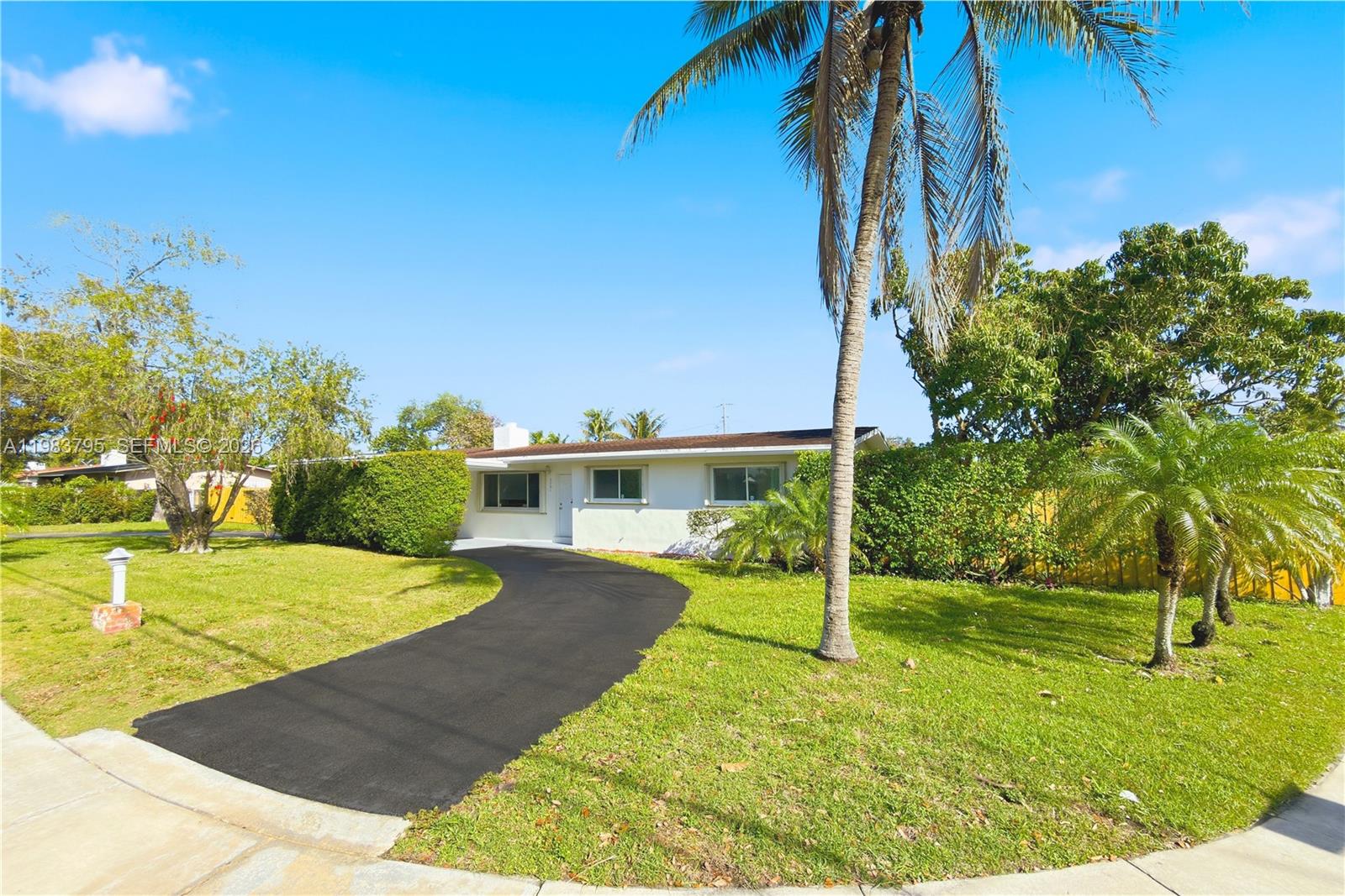 8501 Southwest 128th Street Miami, FL 33156 - Photo 5 of 28