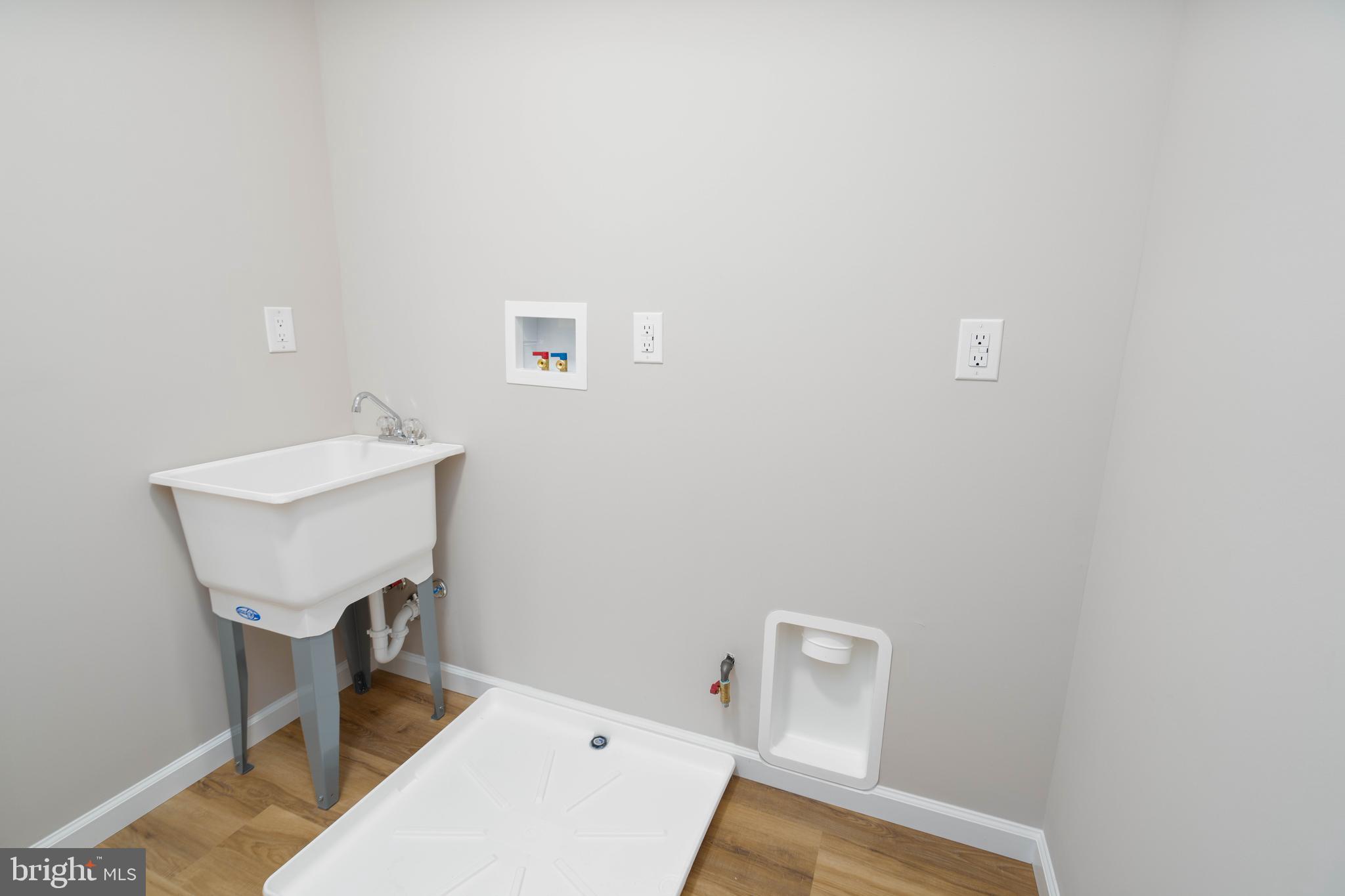 1162 South Spring Road Vineland, NJ 08361 - Photo 50 of 57 a small space with a window