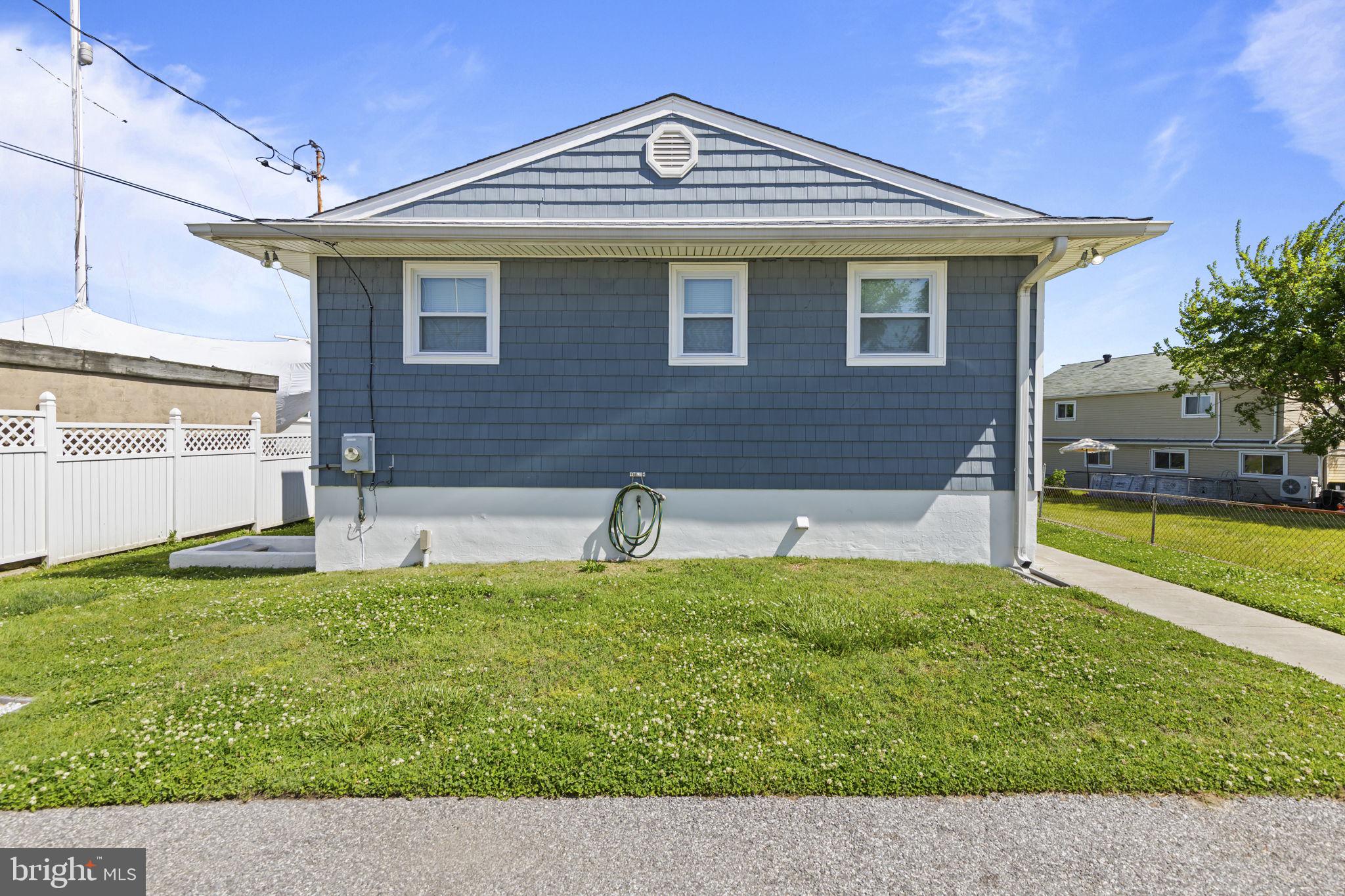 7212 Bay Front Road Baltimore, MD 21219 - Photo 31 of 37