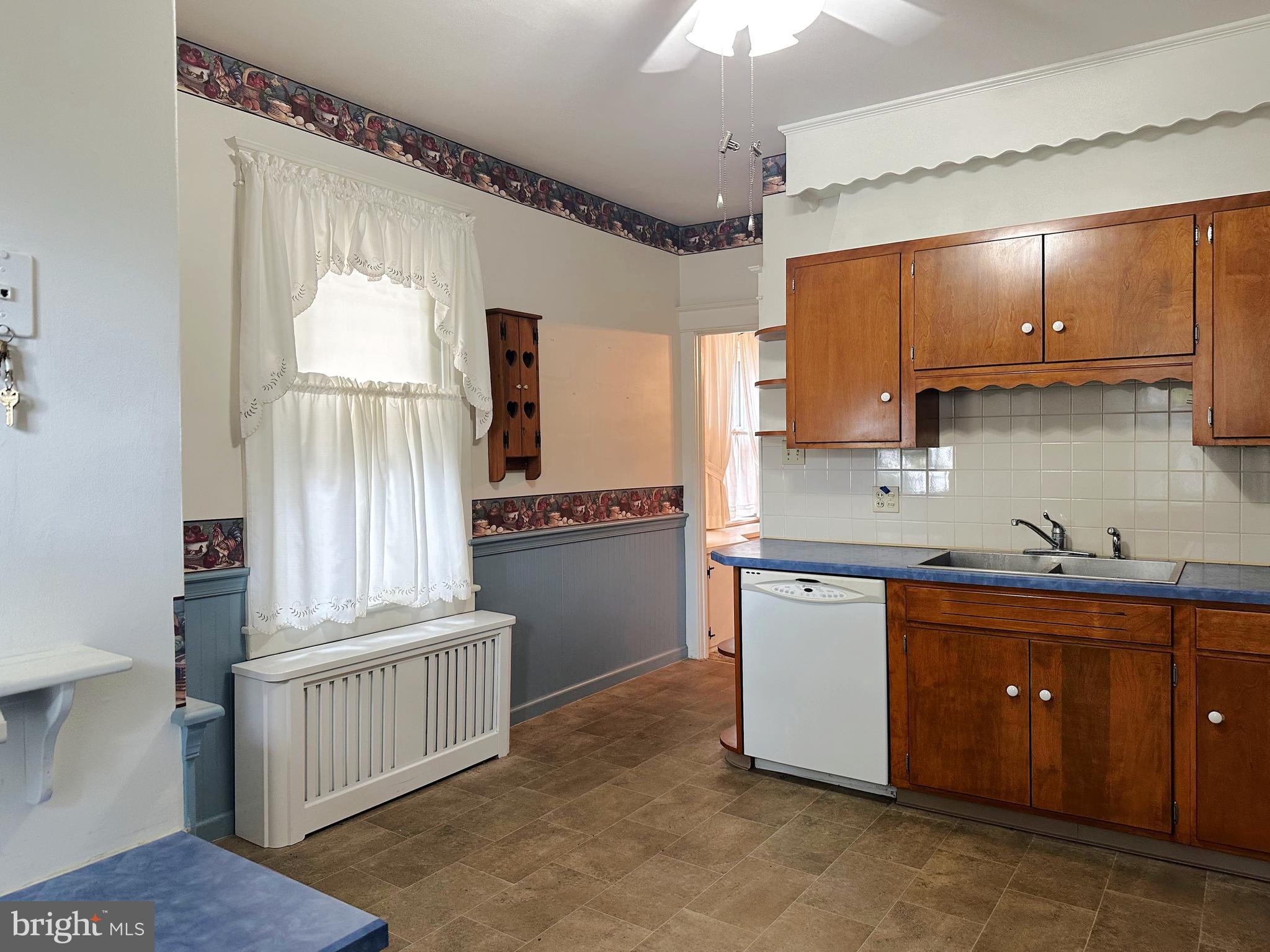 634 Main Street Red Hill, PA 18076 - Photo 12 of 27