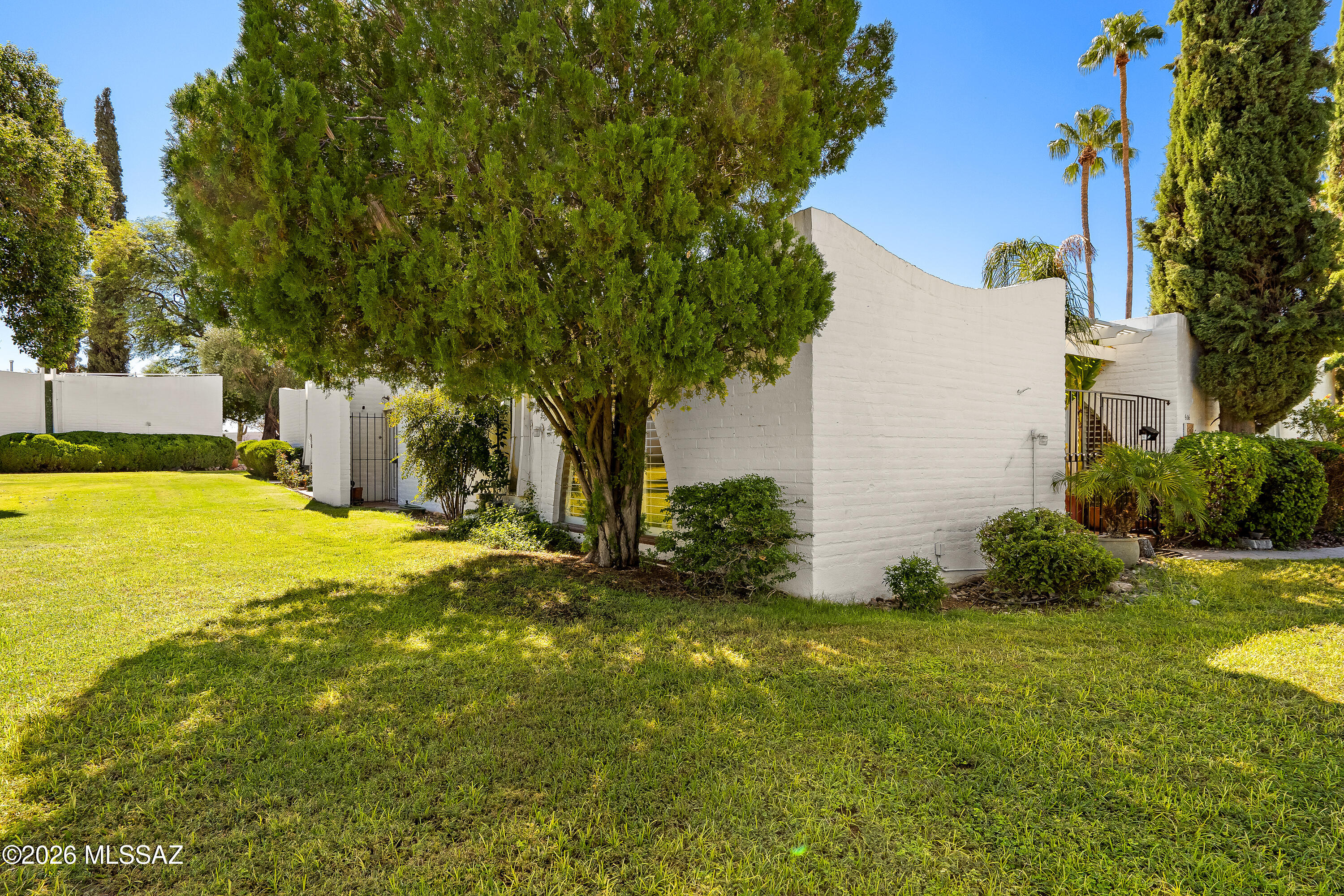 636 West Roller Coaster Road Tucson, AZ 85704 - Photo 25 of 28 Front and side