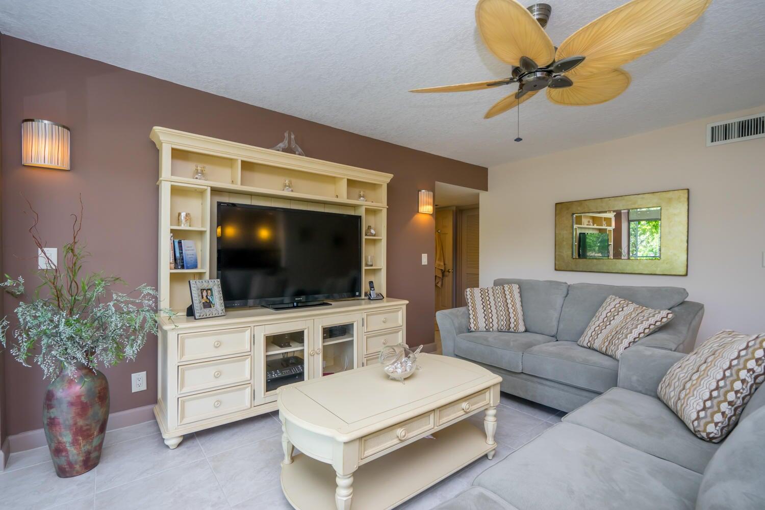 799 Jeffery Street, Unit 2060 Boca Raton, FL 33487 - Photo 3 of 41 20200514150814632821000000-o