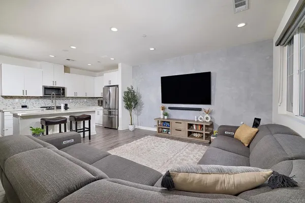 $789,990 | 1278 Via Fanal, Oceanside, CA 92056