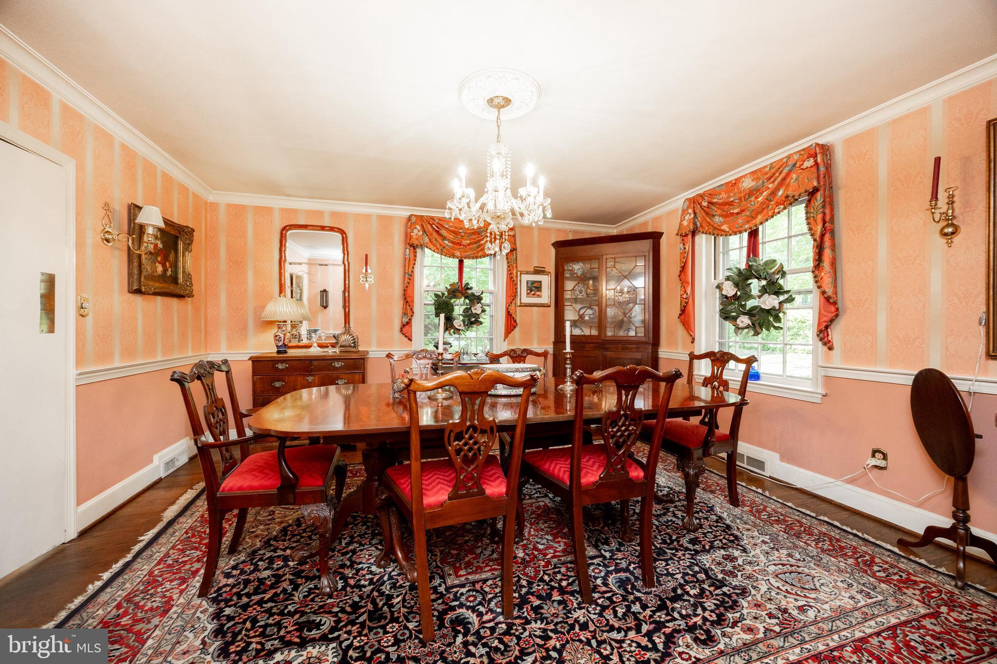 903 North Dupont Road Wilmington, DE 19807 - Photo 7 of 63 a view of a dining room with furniture window and outside view