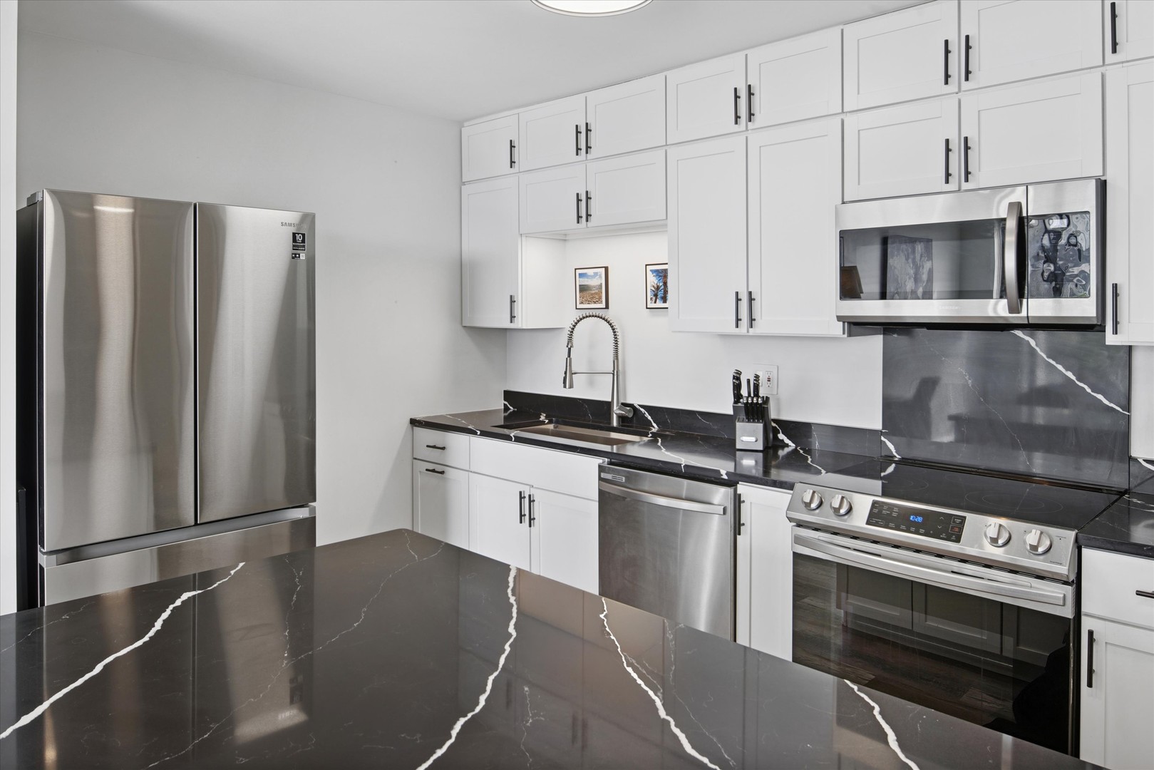 5455 North Sheridan Road, Unit 808 Chicago, IL 60640 - Photo 8 of 15