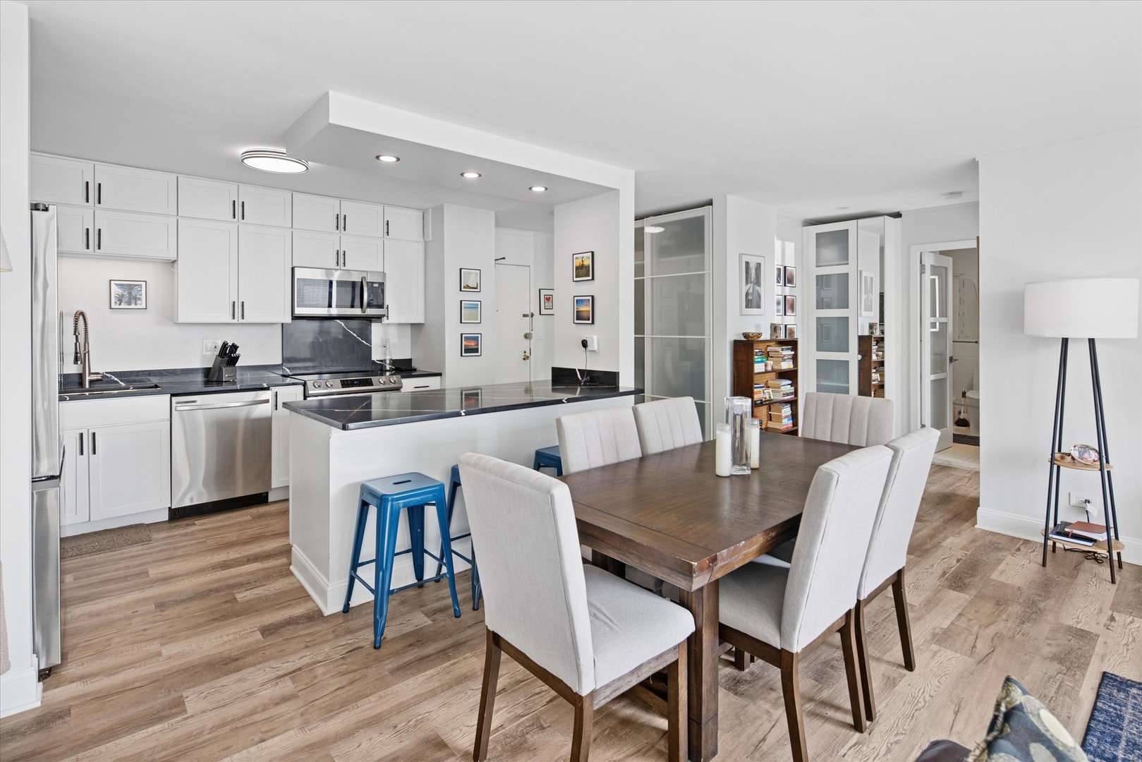 5455 North Sheridan Road, Unit 808 Chicago, IL 60640 - Photo 10 of 15