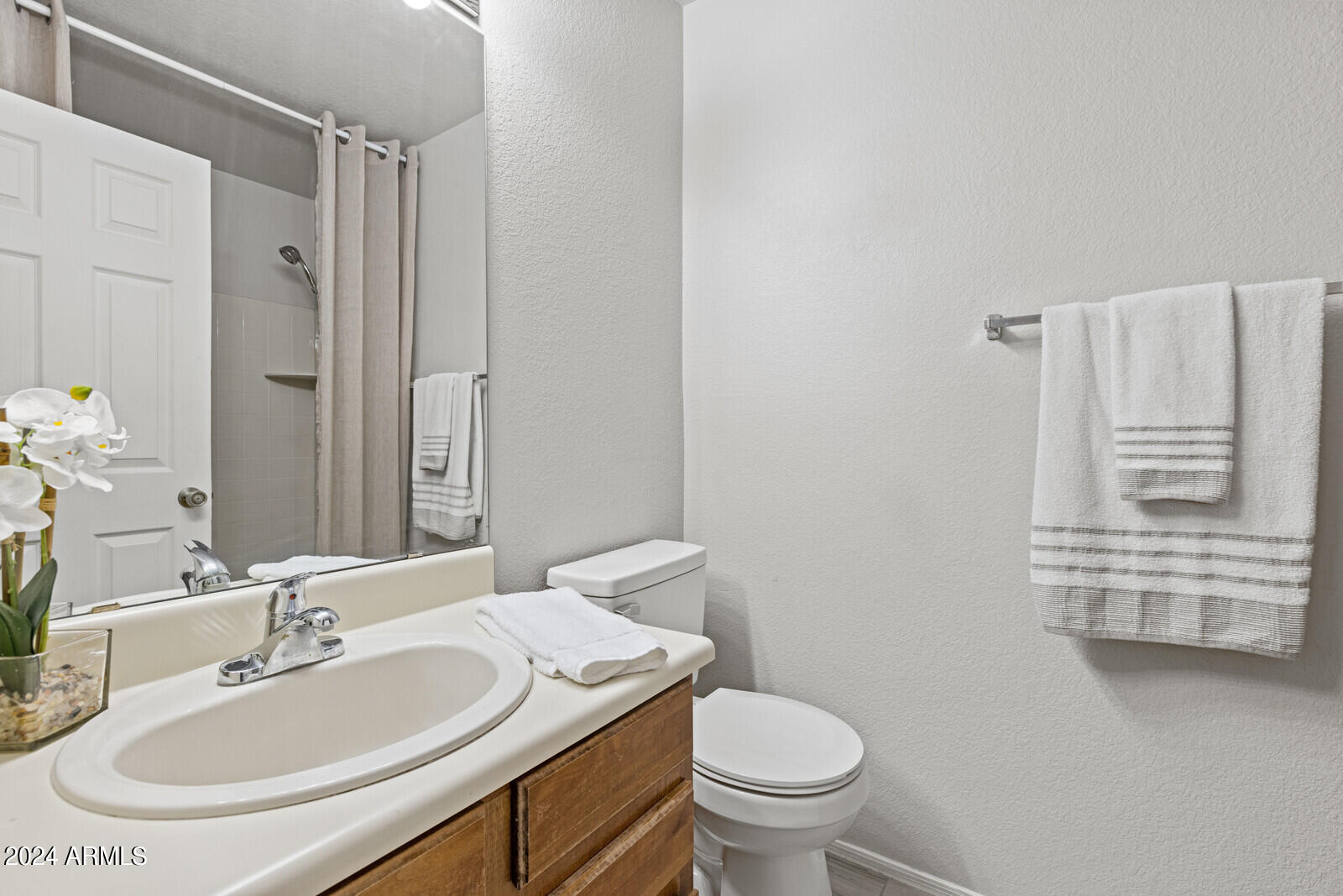 7977 West Wacker Road, Unit 229 Peoria, AZ 85381 - Photo 16 of 33 Master Bath 1
