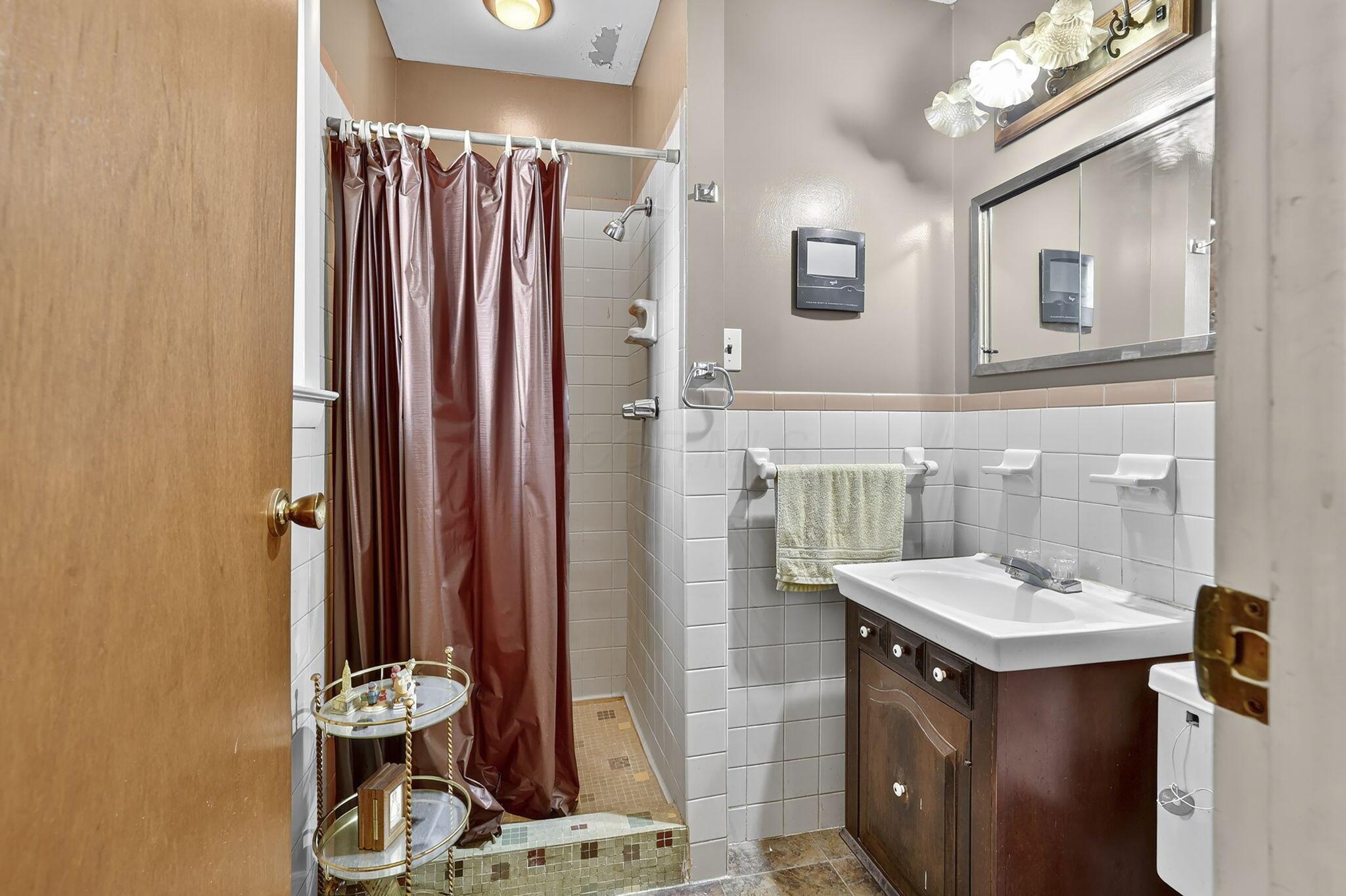 1529 South Hamilton Road Columbus, OH 43227 - Photo 34 of 49 37-web-or-mls-011A6658