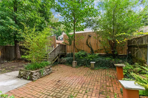 $2,650 | 159 Camp Street, Unit 1, Providence, RI 02906
