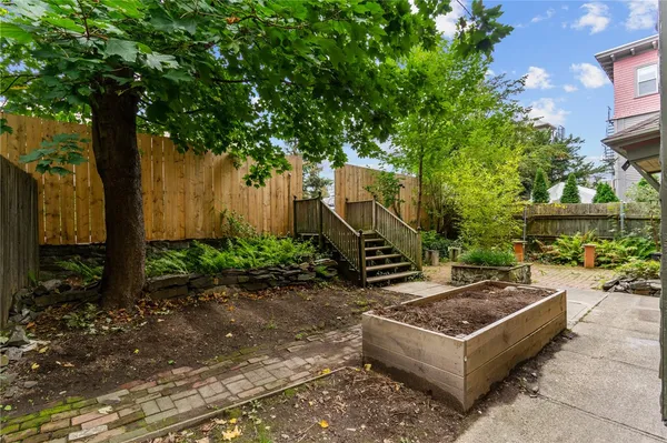 $2,650 | 159 Camp Street, Unit 1, Providence, RI 02906