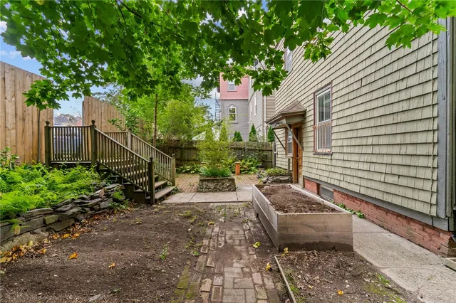 $2,700 | 159 Camp Street, Unit 1, Providence, RI 02906