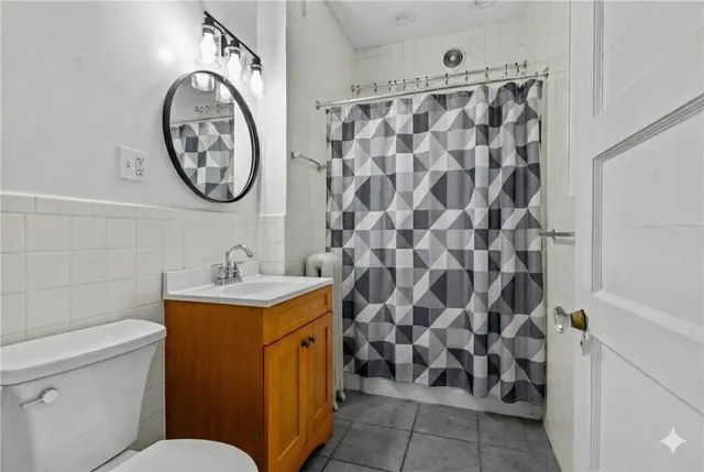 $2,700 | 159 Camp Street, Unit 1, Providence, RI 02906