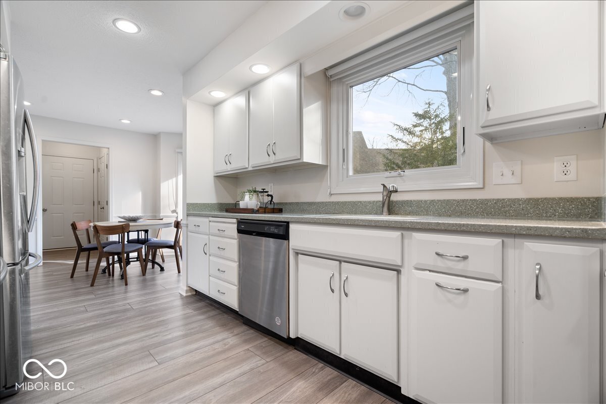 9263 Spring Forest Drive, Unit 7 Indianapolis, IN 46260 - Photo 12 of 28