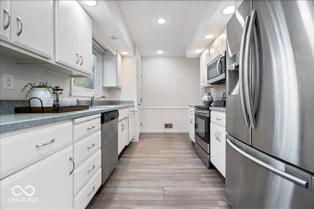 $319,900 | 9263 Spring Forest Drive, Unit 7, Indianapolis, IN 46260