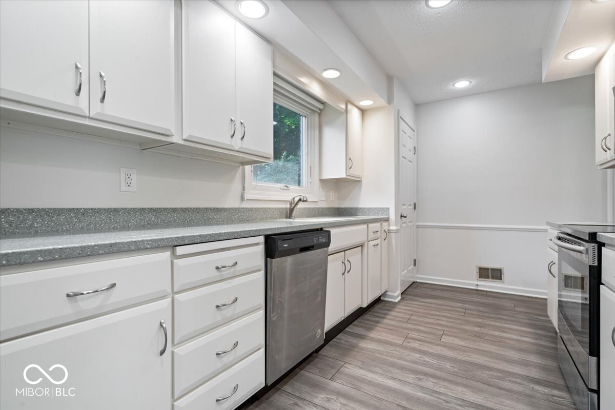 9263 Spring Forest Drive, Unit 7 Indianapolis, IN 46260 - Photo 17 of 51