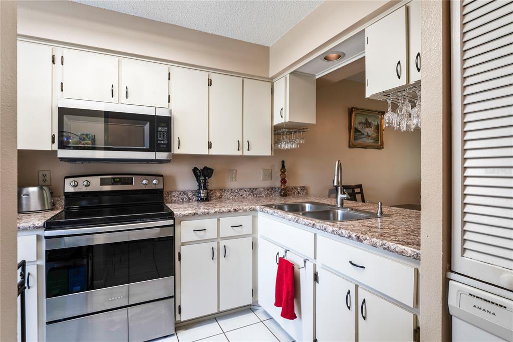 6424 Spring Flower Drive, Unit 15 New Port Richey, FL 34653 - Photo 9 of 48