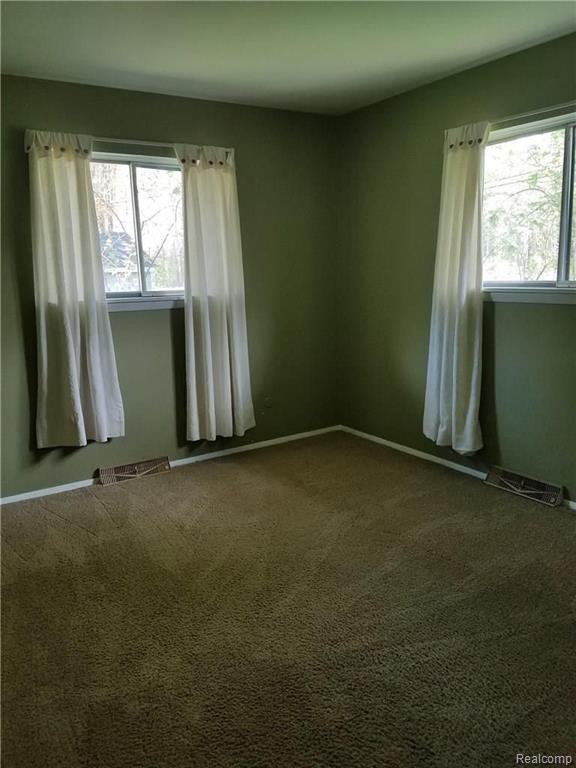 18849 Emit Road Riverview, MI 48193 - Photo 6 of 14