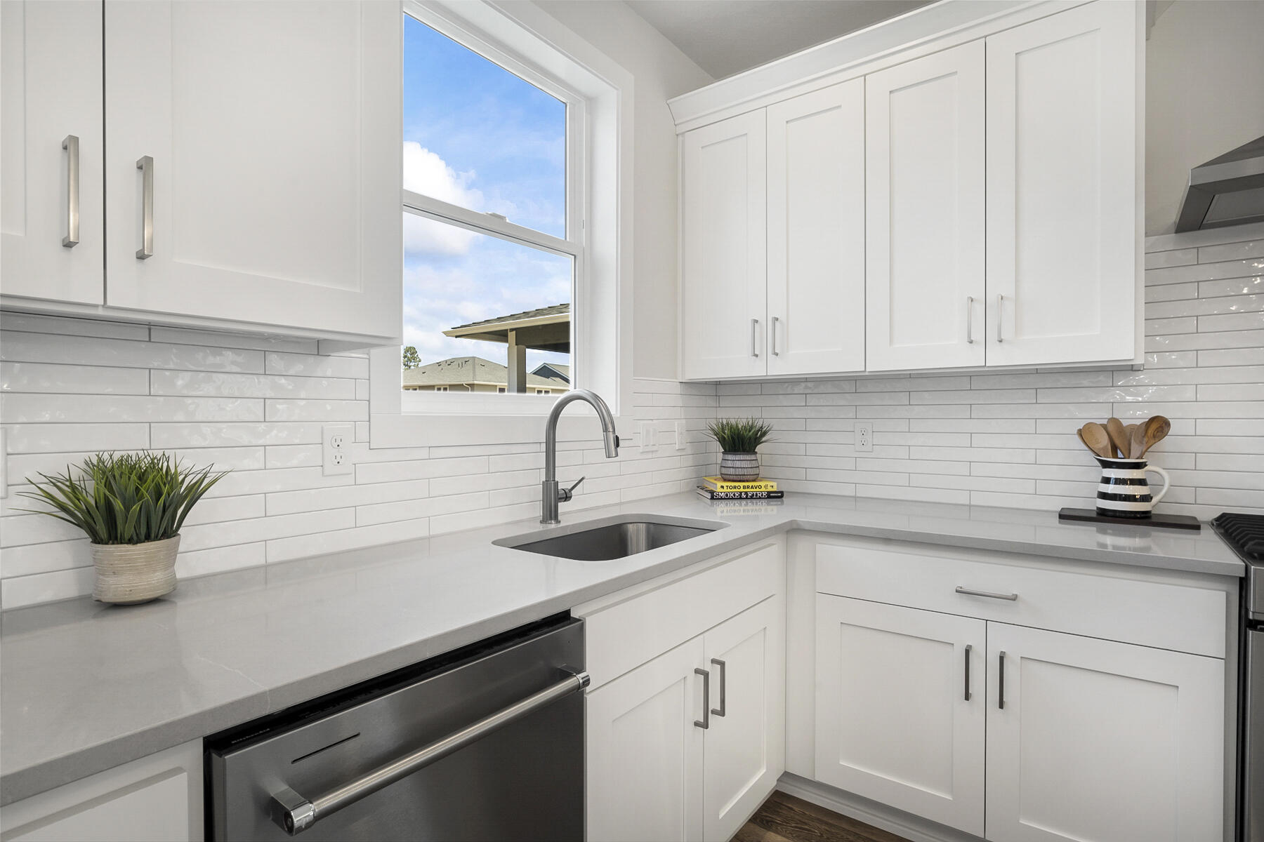 20454 Murphy Road, Unit LOT29 Bend, OR 97702 - Photo 10 of 35 Kitchen