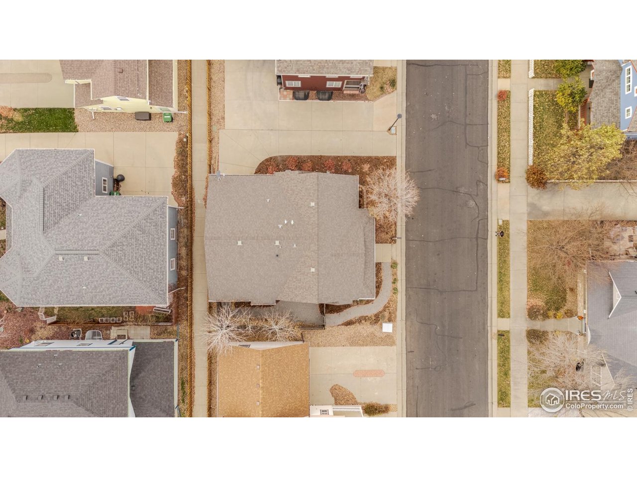 502 Ridge Avenue Longmont, CO 80501 - Photo 32 of 36 a bathroom with a sink and a mirror