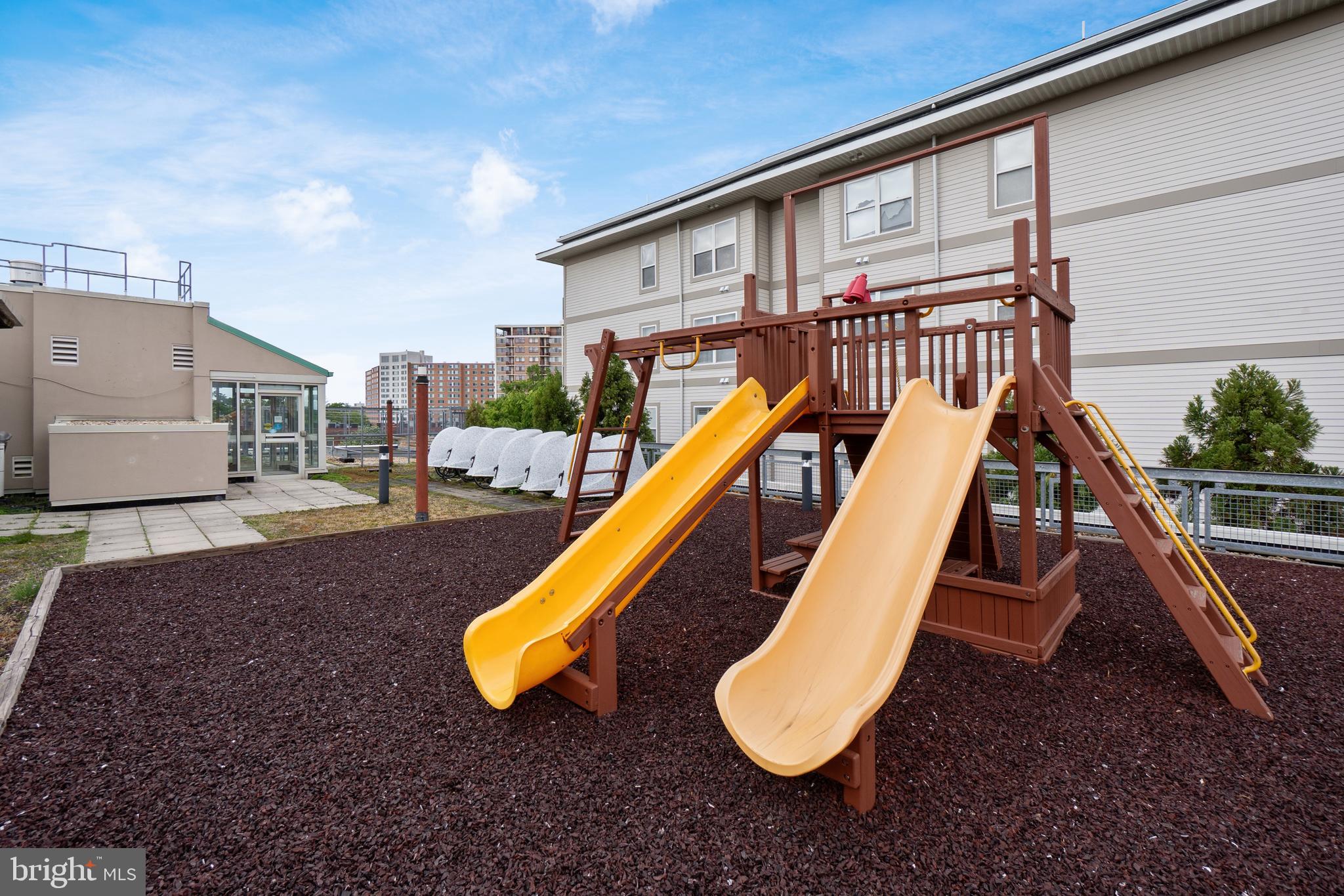 7981 Eastern Avenue Northwest, Unit 219 Silver Spring, MD 20910 - Photo 42 of 45 Common rooftop playground
