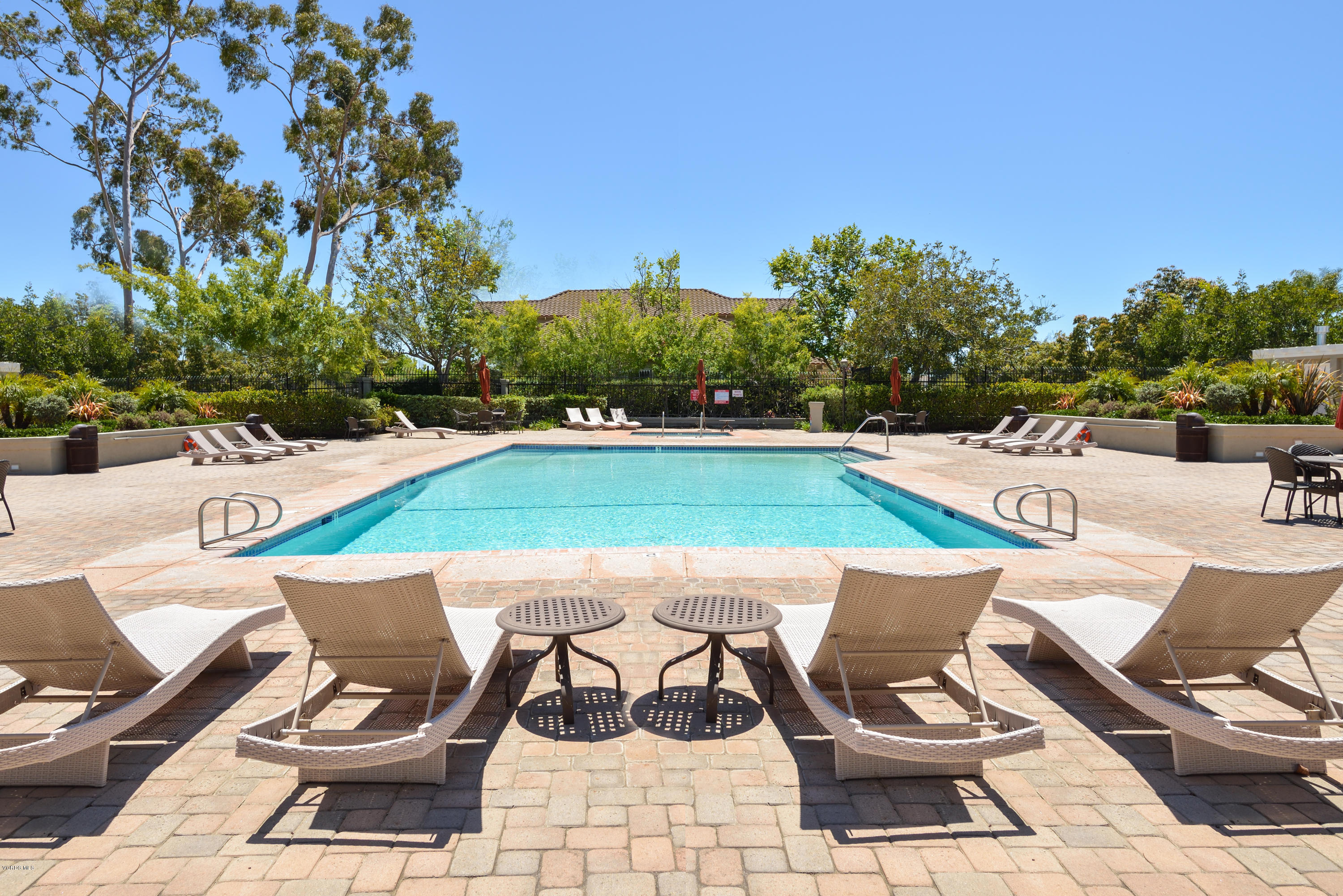2206 Cedar Ridge Court Oxnard, CA 93036 - Photo 9 of 39 09