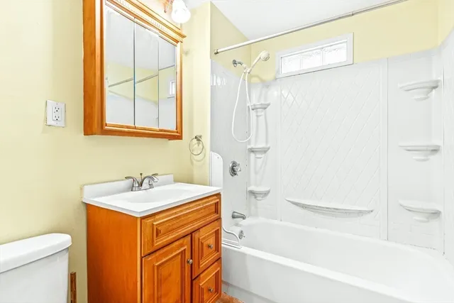 $2,500 | 27 West Wyoming Avenue, Unit 3, Melrose, MA 02176