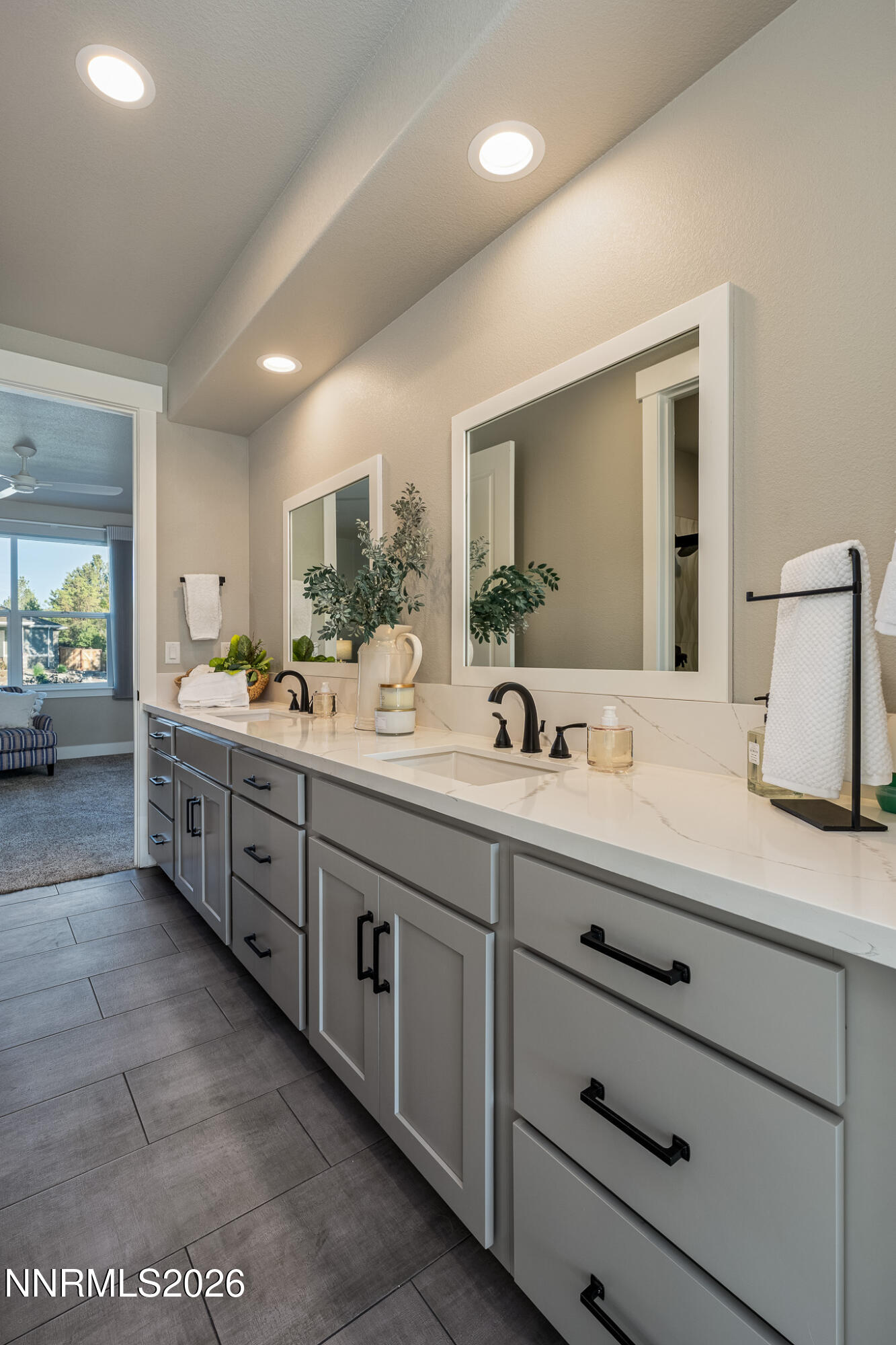 1016 Keystone Court Gardnerville, NV 89460 - Photo 32 of 47 luxury shared bath
