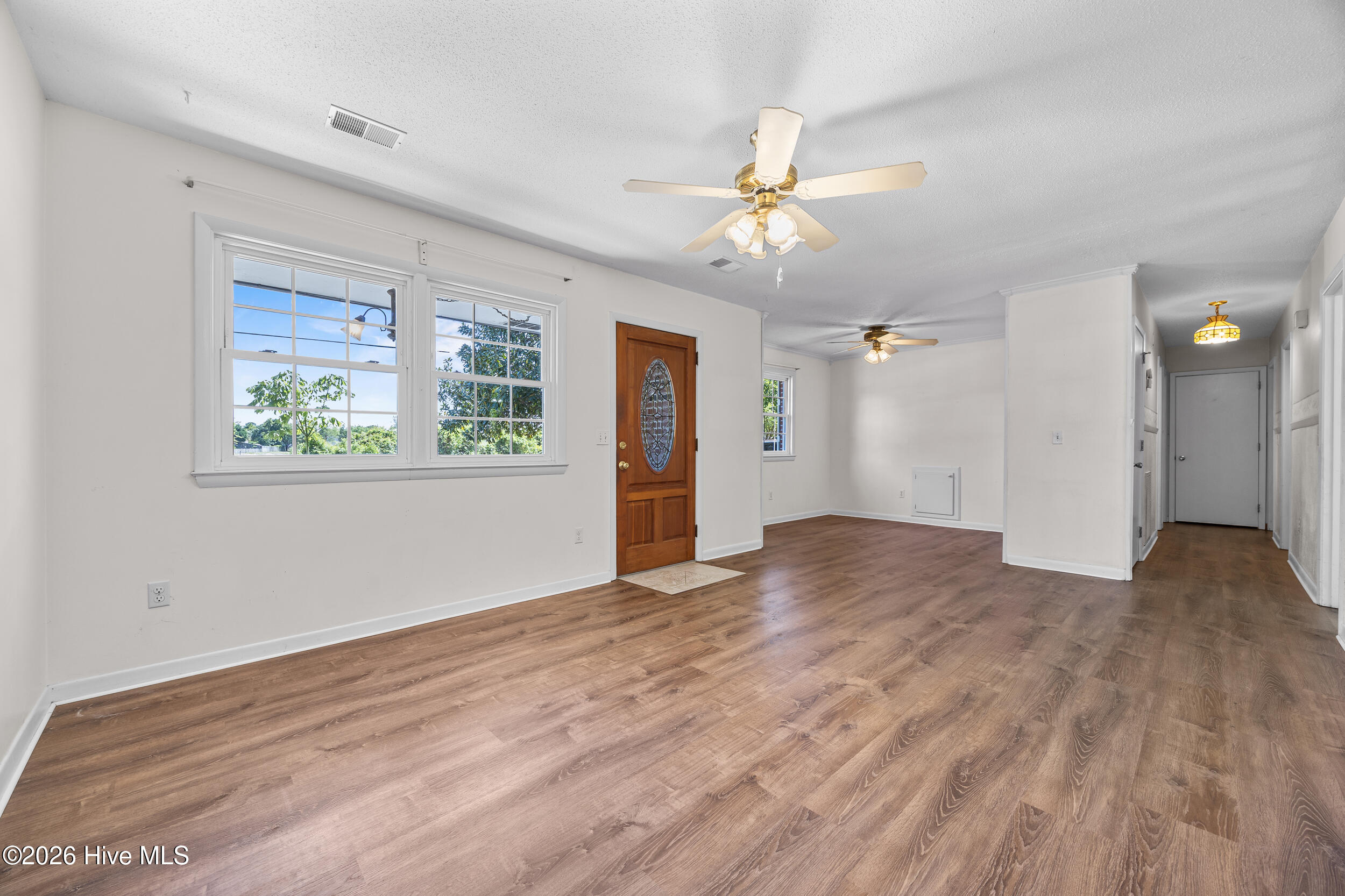 514 Cathay Road Wilmington, NC 28412 - Photo 5 of 44 8_living room