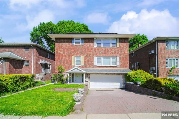 $4,300 | 1227 Inwood Terrace, Unit 1F & GF, Fort Lee, NJ 07024