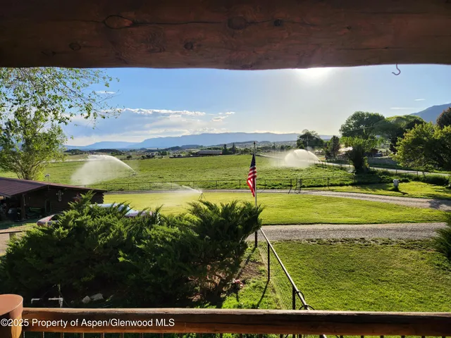 a view of an outdoor space