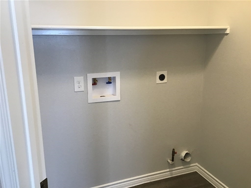 5026 Chase Stone Drive Bacliff, TX 77518 - Photo 16 of 18 a view of a small room