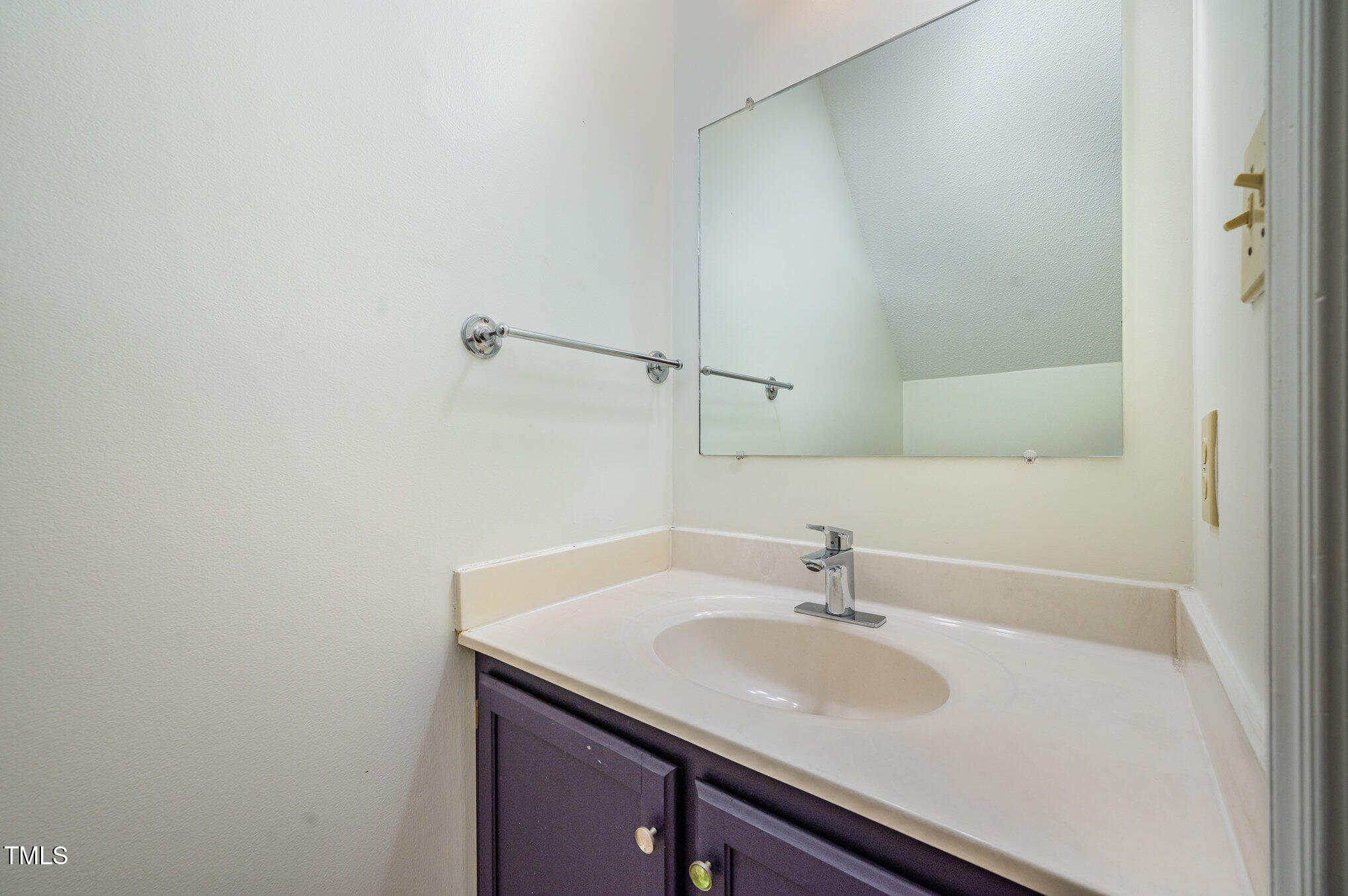 2221 Alpine Road Durham, NC 27707 - Photo 9 of 17 009_file_933