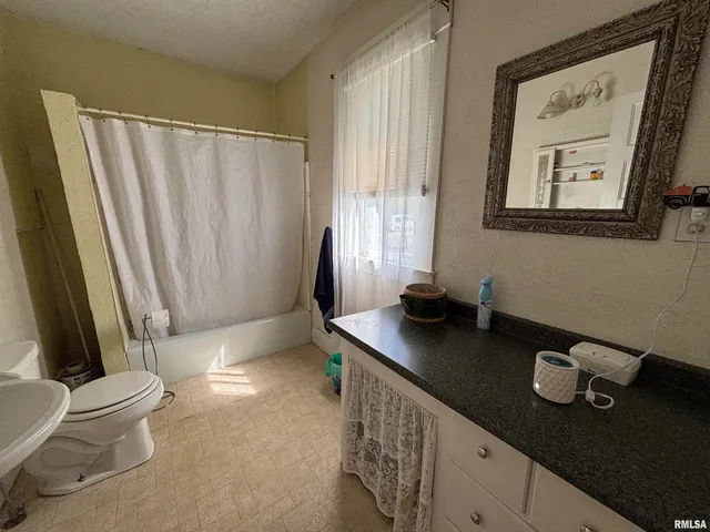 $119,900 | 1015 East Elm Street, Taylorville, IL 62568