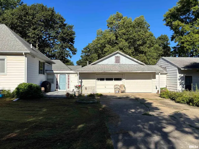 $119,900 | 1015 East Elm Street, Taylorville, IL 62568