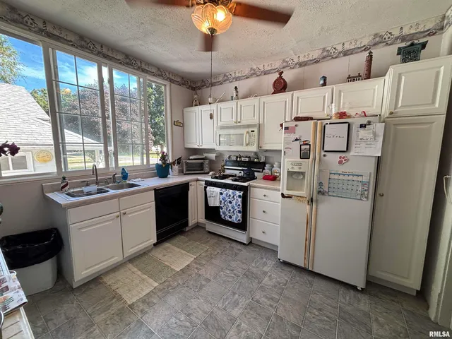 $119,900 | 1015 East Elm Street, Taylorville, IL 62568