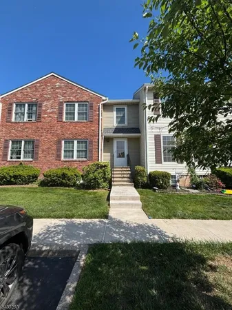 $435,000 | 53 Boxgrove Place, Somerset, NJ 08873