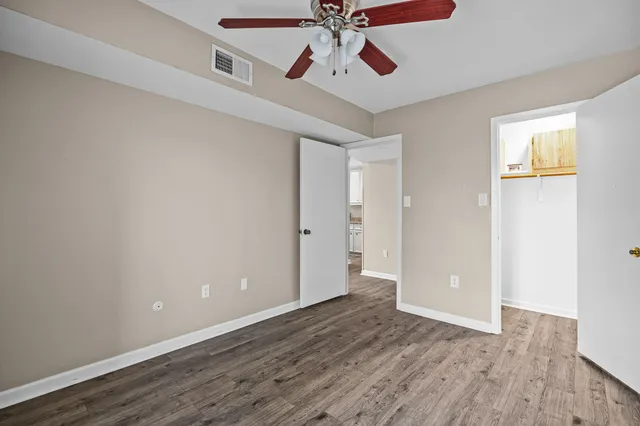 $125,000 | 250 El Dorado Boulevard, Unit 127, Webster, TX 77598