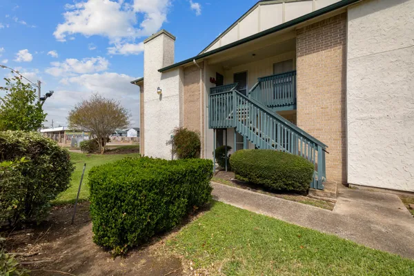 $125,000 | 250 El Dorado Boulevard, Unit 127, Webster, TX 77598