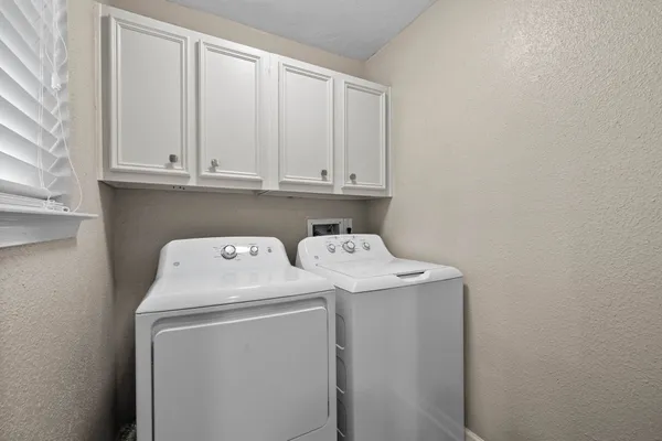 $125,000 | 250 El Dorado Boulevard, Unit 127, Webster, TX 77598