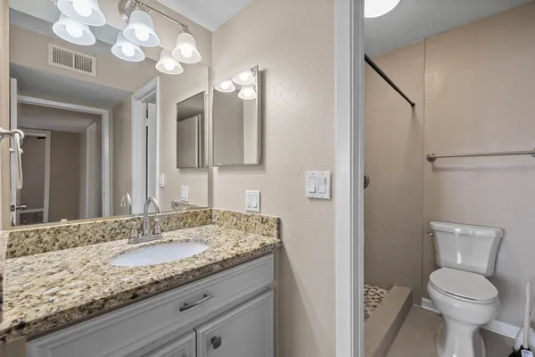 $125,000 | 250 El Dorado Boulevard, Unit 127, Webster, TX 77598