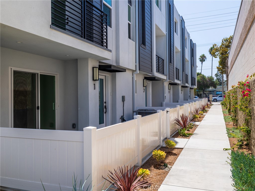 121 East 223rd Street, Unit 5 Carson, CA 90745 - Photo 24 of 26