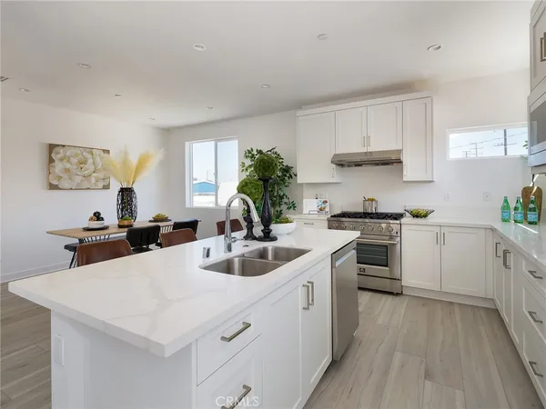 $789,900 | 121 East 223rd Street, Unit 5, Carson, CA 90745