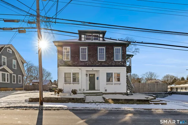 $1,800 | 95 Ashland Street, Jewett City, CT 06351