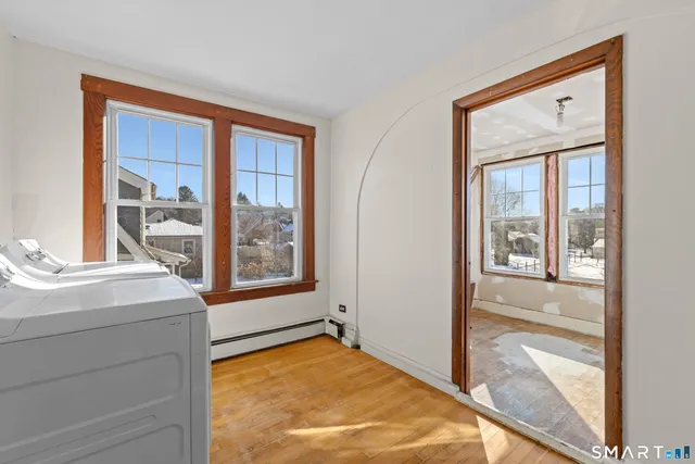 $1,800 | 95 Ashland Street, Jewett City, CT 06351